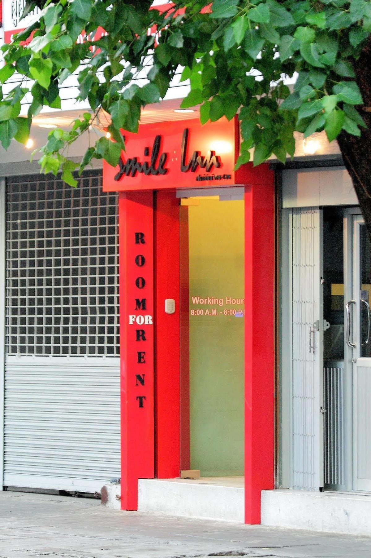 Smile Inn Banguecoque Exterior foto